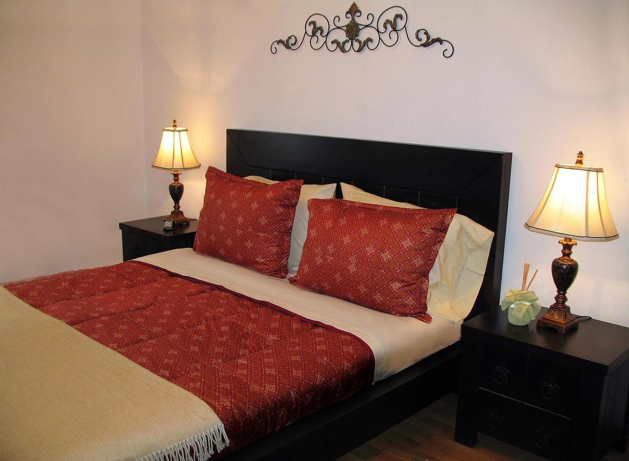 Castle Cottage Bed & Breakfast ベログラドチク エクステリア 写真